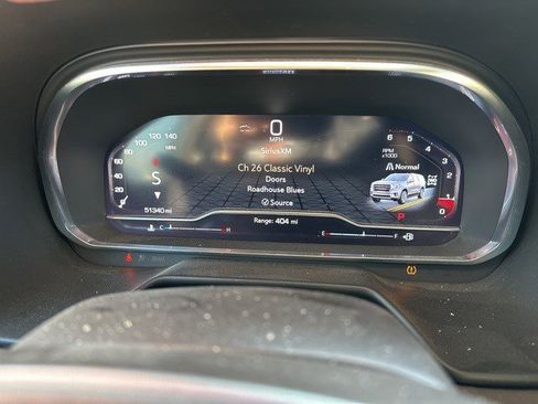 Used 2023 GMC Yukon XL SLT w/ SLT Luxury Package image 16