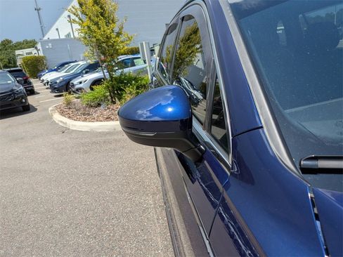 Used 2023 Volkswagen Tiguan SEL R-Line image 11