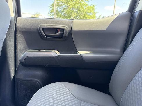 Used 2022 Toyota Tacoma SR5 w/ Technology Package RWD image 20