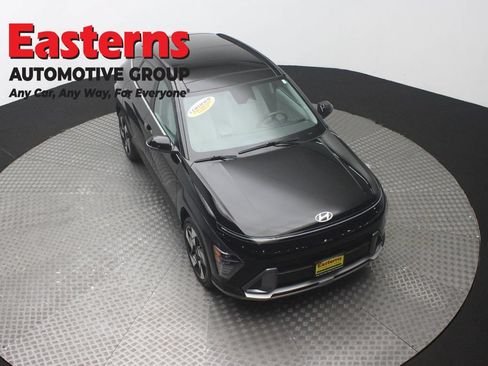 Used 2024 Hyundai Kona Limited FWD image 3
