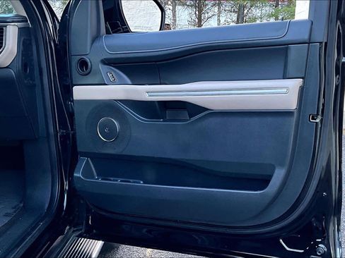 Certified 2023 Ford Expedition Limited image 22