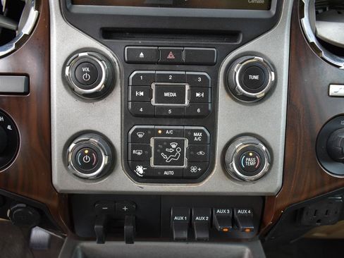 Used 2016 Ford F350 Lariat w/ Lariat Interior Package AWD/4WD image 21
