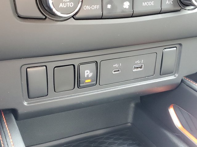 Certified 2025 Nissan Frontier PRO-4X w/ Interior Protection Package AWD/4WD image 18