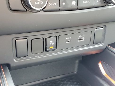 Certified 2025 Nissan Frontier PRO-4X w/ Interior Protection Package AWD/4WD image 18