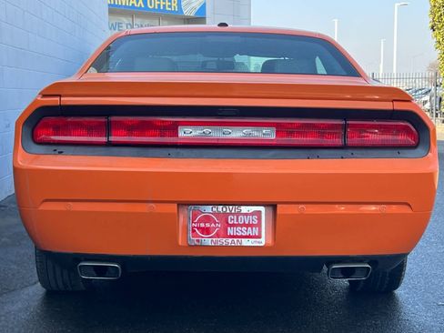 Used 2014 Dodge Challenger SXT image 8
