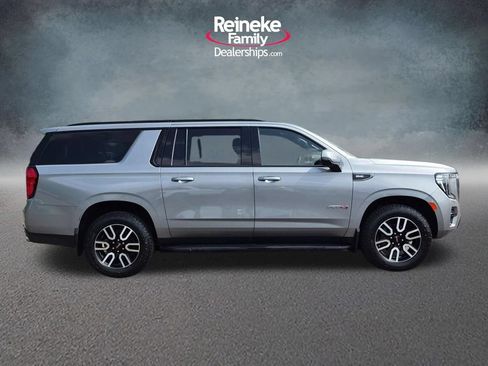 Used 2023 GMC Yukon XL AT4 AWD/4WD image 4