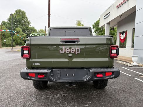 Used 2021 Jeep Gladiator Rubicon AWD/4WD image 8