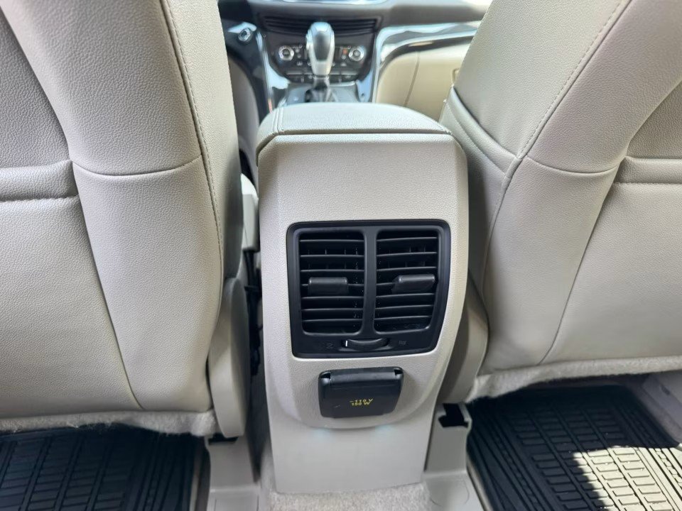 Used 2015 Ford Escape Titanium AWD/4WD image 32