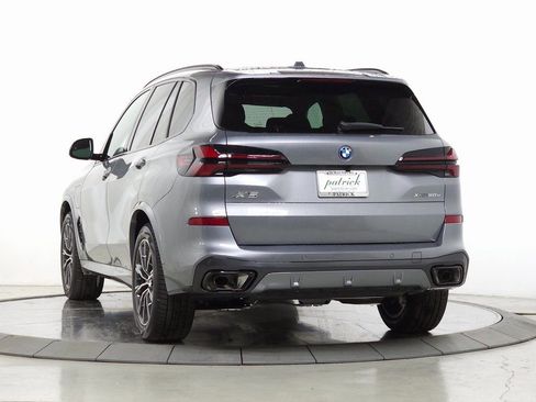 Used 2026 BMW X5 xDrive40i w/ M Sport Package image 5