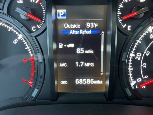 Used 2020 Toyota 4Runner SR5 AWD/4WD image 10