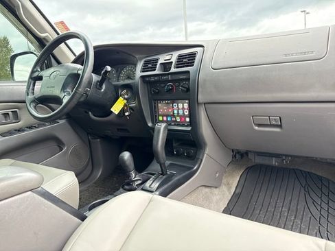 Used 2002 Toyota 4Runner SR5 w/ Upgrade Value Pkg 2 AWD/4WD image 26