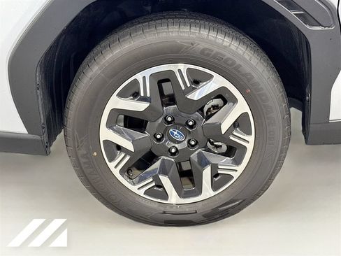 Used 2026 Subaru Forester Premium AWD/4WD image 32