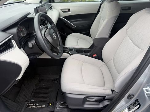 Certified 2025 Toyota Corolla Cross L FWD image 19