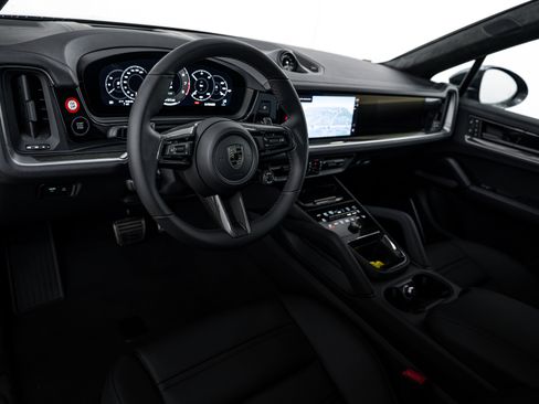 New 2026 Porsche Cayenne Turbo image 4