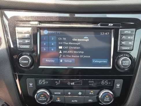 Used 2015 Nissan Rogue SV w/ SV Premium Package FWD image 18