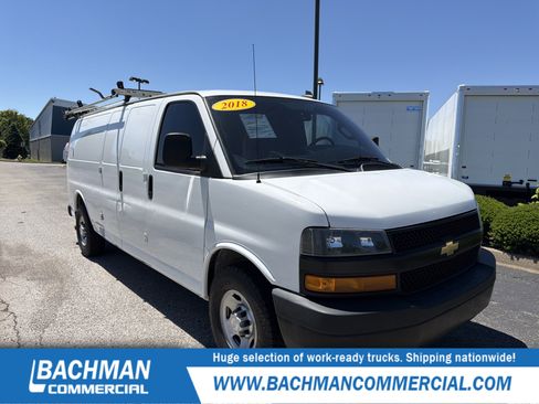 Used 2018 Chevrolet Express 2500 Extended RWD image 1