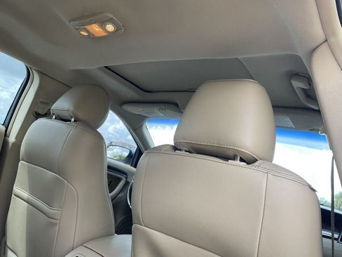 Used 2016 Ford Taurus Limited FWD image 10