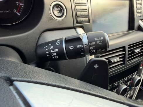 Used 2016 Land Rover Discovery Sport HSE Luxury image 52