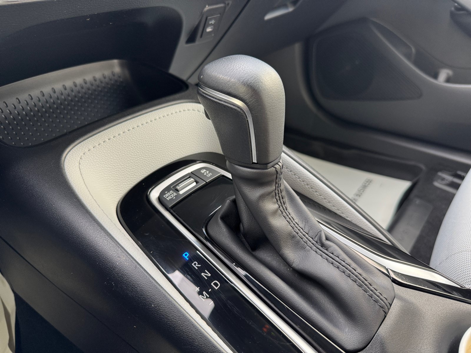 Used 2024 Toyota Corolla SE FWD image 6