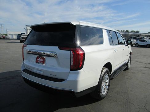 Certified 2022 GMC Yukon XL SLT w/ SLT Premium Package AWD/4WD image 6