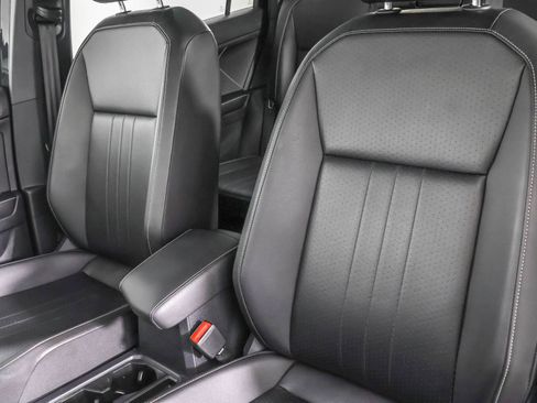 Used 2022 Volkswagen Tiguan SE R-Line image 24