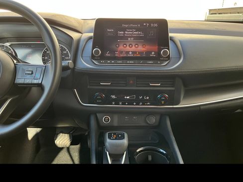 Used 2023 Nissan Rogue SV AWD/4WD image 4