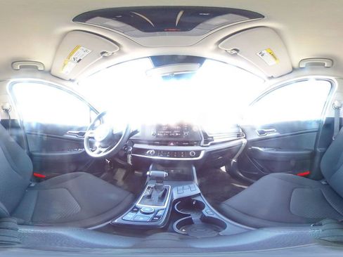 Used 2025 Kia Sportage LX image 42