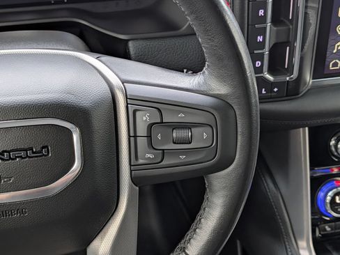 Used 2022 GMC Yukon Denali AWD/4WD image 21