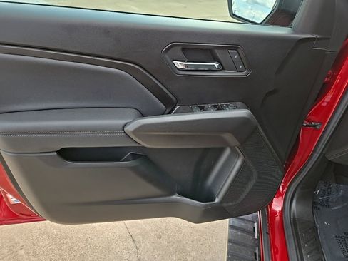 Used 2024 Chevrolet Colorado LT image 16