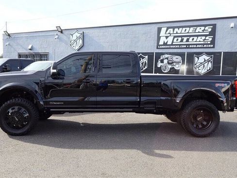 Used 2026 Ford F450 Platinum w/ FX4 Off-Road Package AWD/4WD image 2
