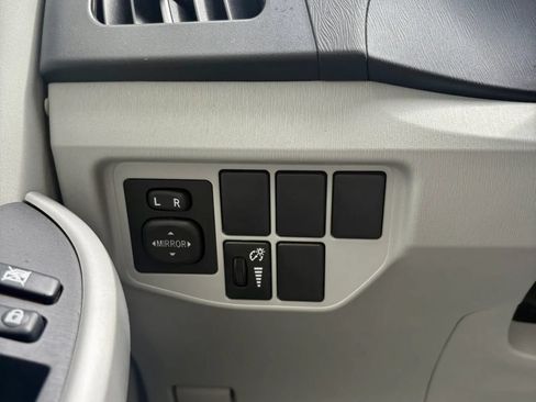 Used 2012 Toyota Prius Four FWD image 30