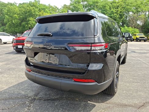 Used 2023 Jeep Grand Cherokee L Laredo AWD/4WD image 11