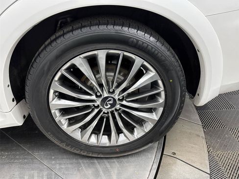 Used 2018 INFINITI QX80 4WD w/ Deluxe Technology Package image 27
