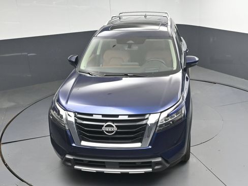 Certified 2025 Nissan Pathfinder Platinum FWD image 34