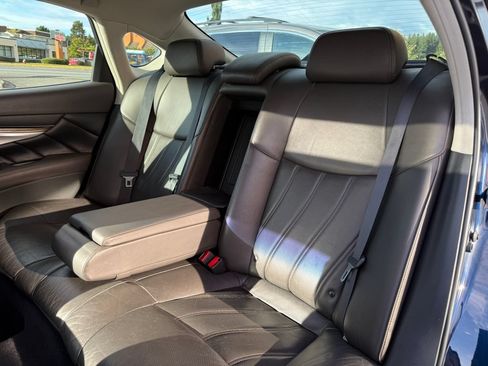 Used 2016 INFINITI Q70 L 3.7 w/ Deluxe Touring Package AWD/4WD image 25