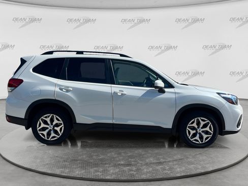 Used 2019 Subaru Forester Premium AWD/4WD image 8