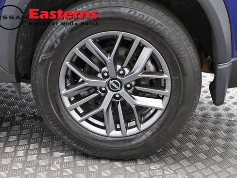 Used 2023 Nissan Rogue S AWD/4WD image 33