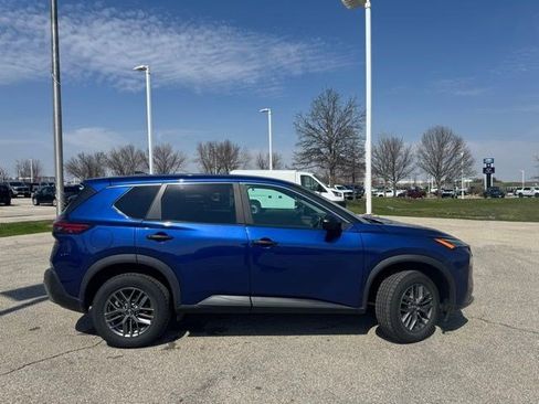 Used 2023 Nissan Rogue S image 10