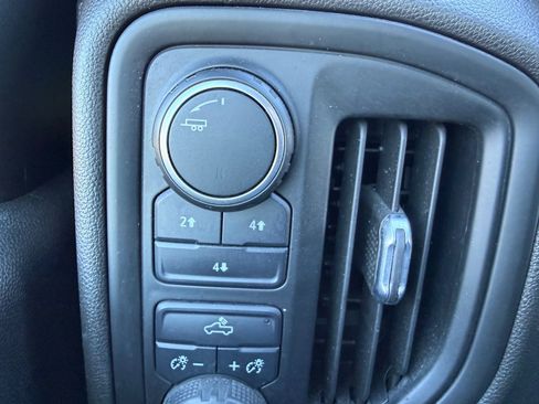 Used 2022 Chevrolet Silverado 2500 Custom w/ Custom Convenience Package image 20