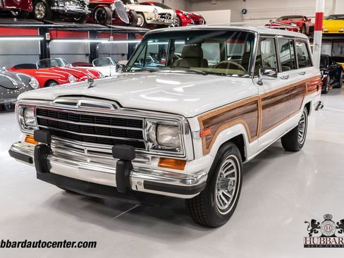 Used 1991 Jeep Grand Wagoneer 4dr Wagon 4WD image 11