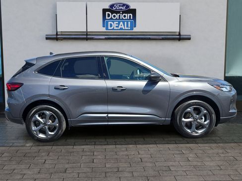 Used 2024 Ford Escape ST-Line w/ Tech Pack #1 AWD/4WD image 2