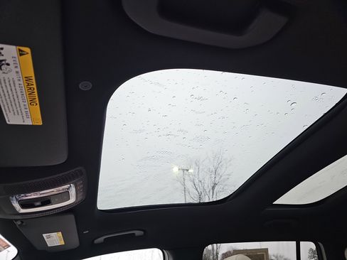 Certified 2025 Mercedes-Benz GLB 250 image 31