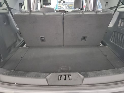 Used 2022 Ford Explorer Limited w/ Equipment Group 301A image 3