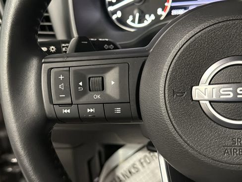 Used 2024 Nissan Rogue SV w/ SV Premium Package AWD/4WD image 12