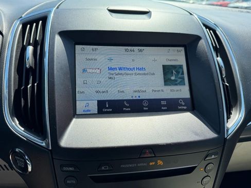 Used 2019 Ford Edge Titanium w/ Equipment Group 301A AWD/4WD image 20