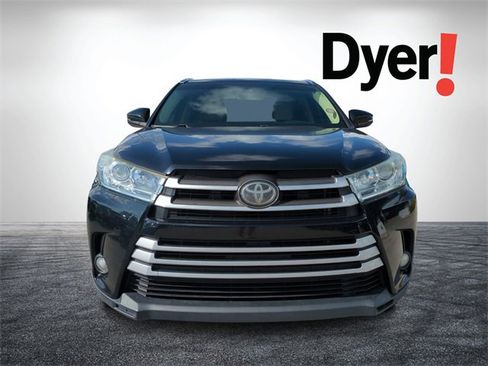 Used 2018 Toyota Highlander XLE image 9
