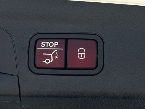 Used 2024 Mercedes-Benz GLE 350 4MATIC w/ 3rd Row Seat Package image 32