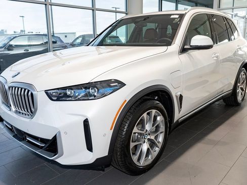 New 2026 BMW X5 xDrive50e AWD/4WD image 3