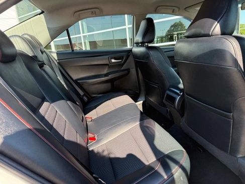 Used 2017 Toyota Camry SE FWD image 12