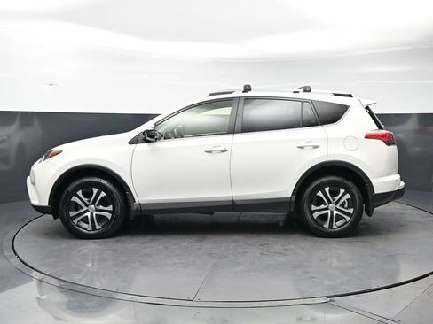 Used 2017 Toyota RAV4 LE FWD image 8
